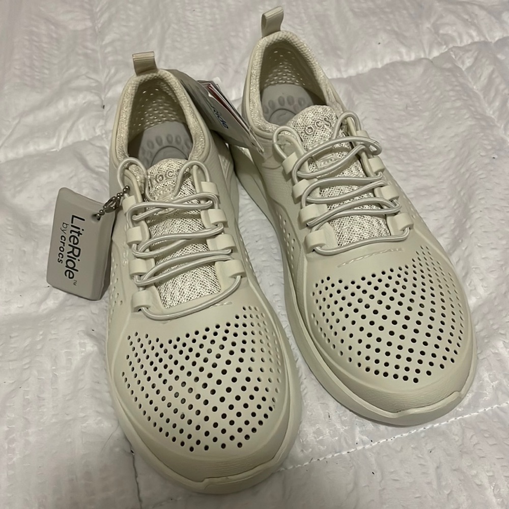 NWT CROCS LITERIDE PACER